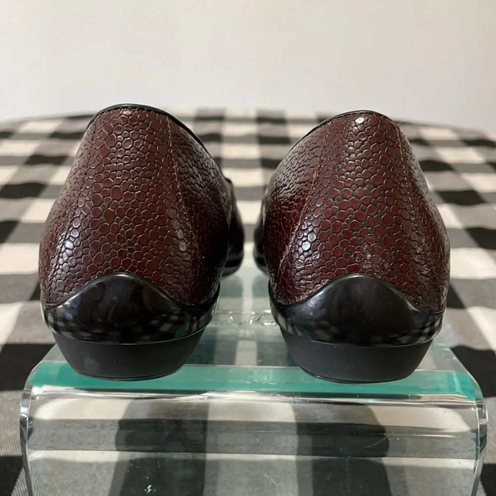 Dansko Olivia Pebbled Leather Slip on Loafer Shoes Size 38/ US 7.5-8 Brown Red